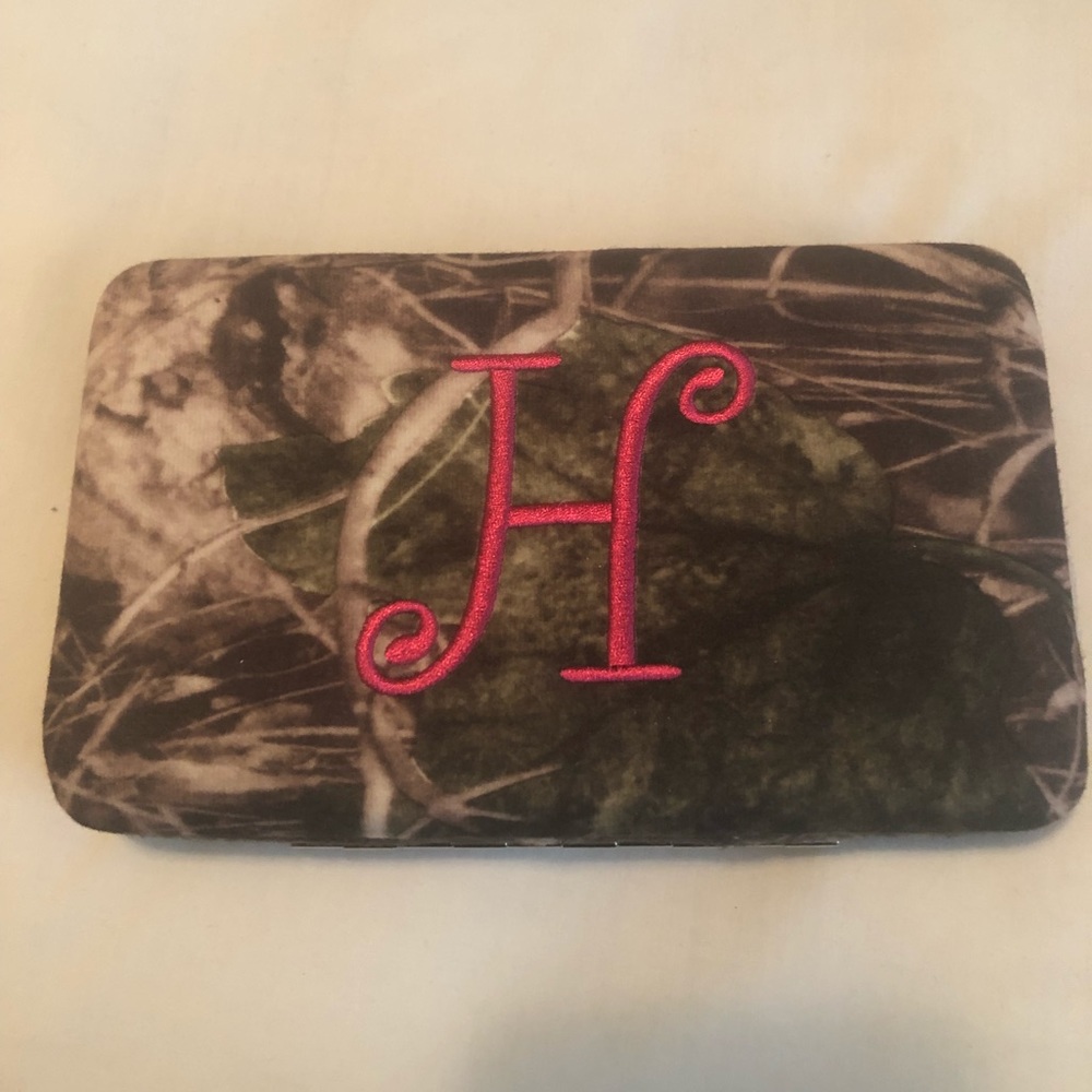 “H” wallet
